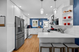 Kitchen/Breakfast Bar