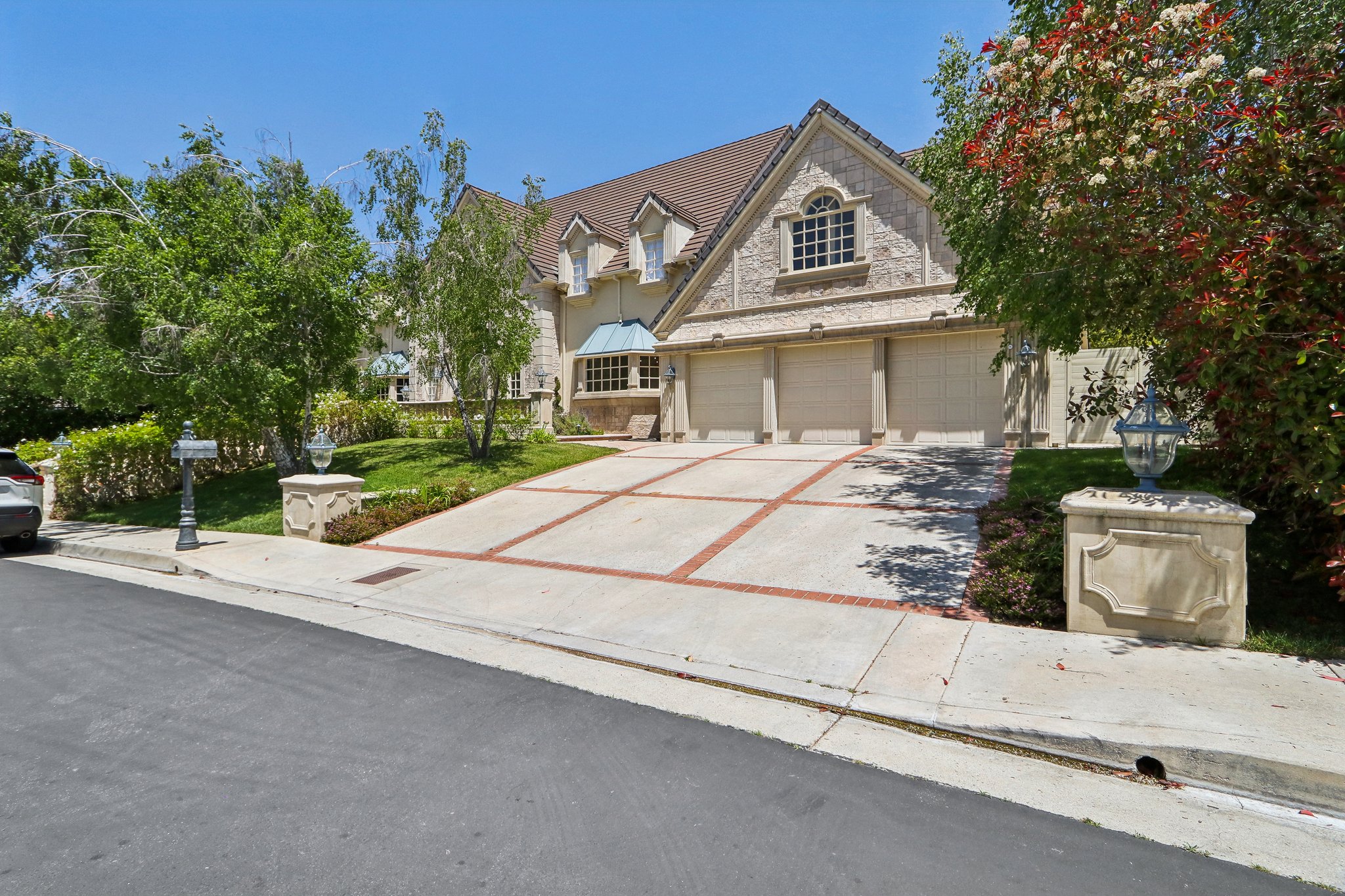 Westchester Dr-004.jpg