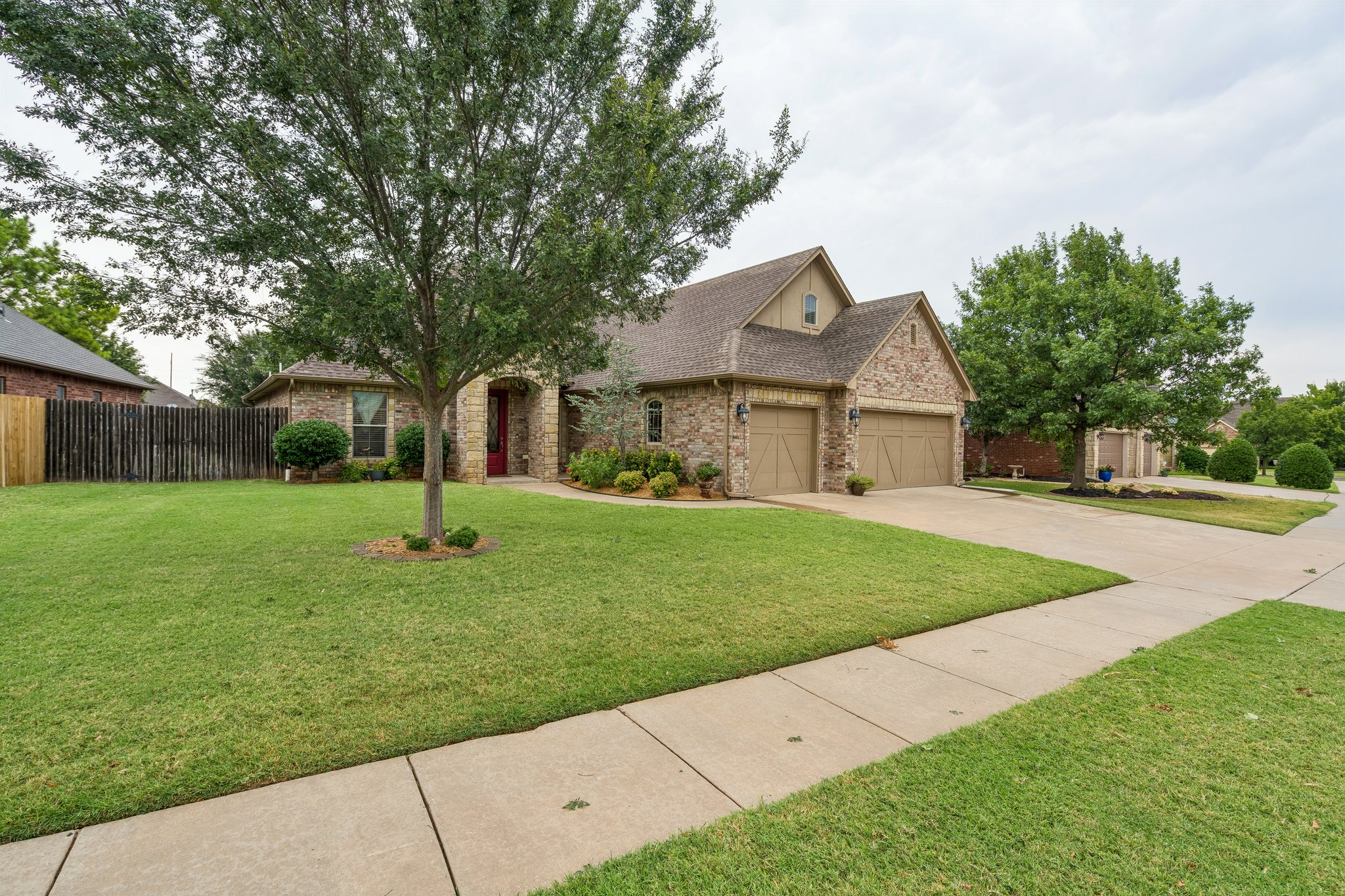 4609 NW 162nd St_002.jpg