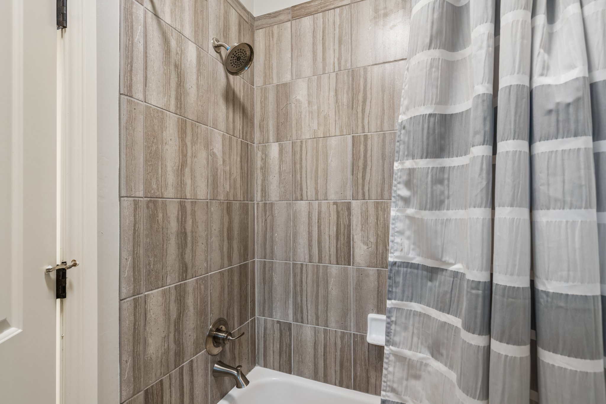 4609 NW 162nd St_046.jpg