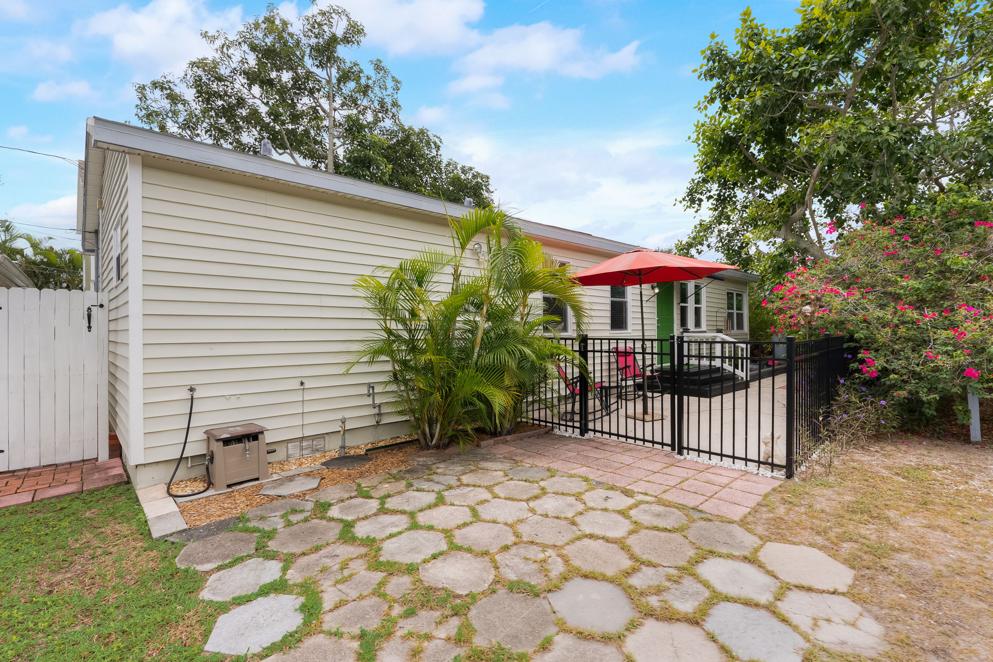 Cypress Pointe Dr -031
