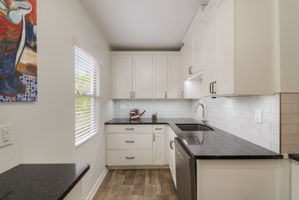 Cypress Pointe Dr -014