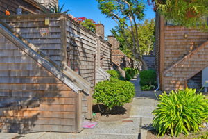 002_f8_461 Dela Vina Ave 103