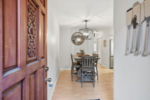 006_f8_461 Dela Vina Ave 103