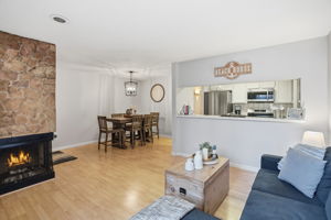 010_f8_461 Dela Vina Ave 103