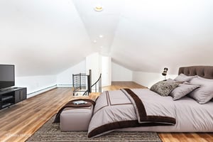 1T5A3186-Edit virtually staged.jpeg