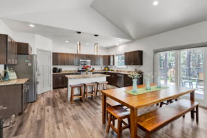 Light & Bright Kitchen & Dining