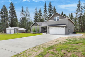 RV Parking & 1200 Sq Ft Shop