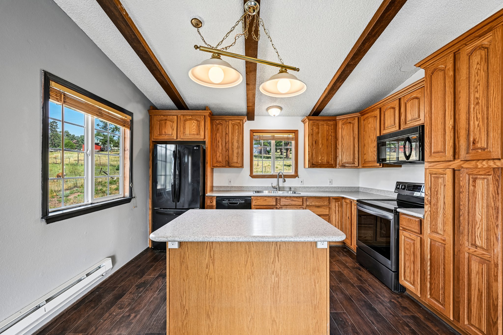 Yellow Pine Dr-S0508-018.jpg