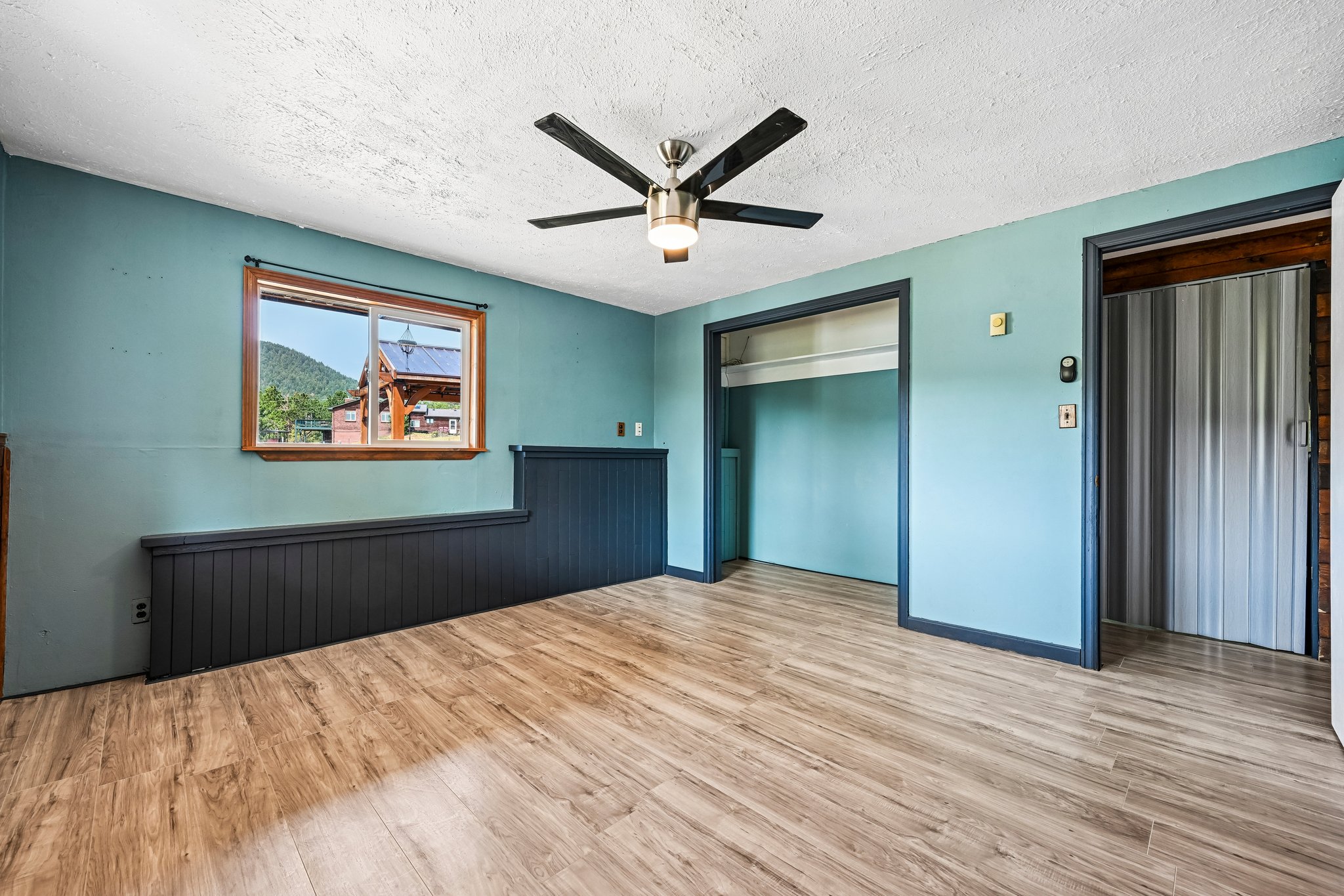 Yellow Pine Dr-S0508-039.jpg