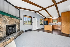 Yellow Pine Dr-S0508-014.jpg