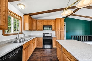 Yellow Pine Dr-S0508-020.jpg
