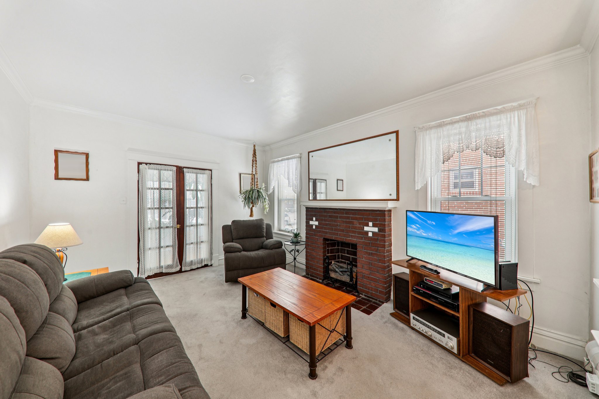 4611 Quincy St-S3001-012.jpg