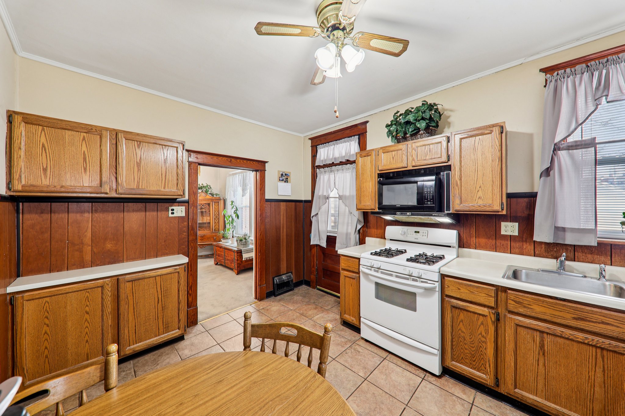 4611 Quincy St-S3001-020.jpg
