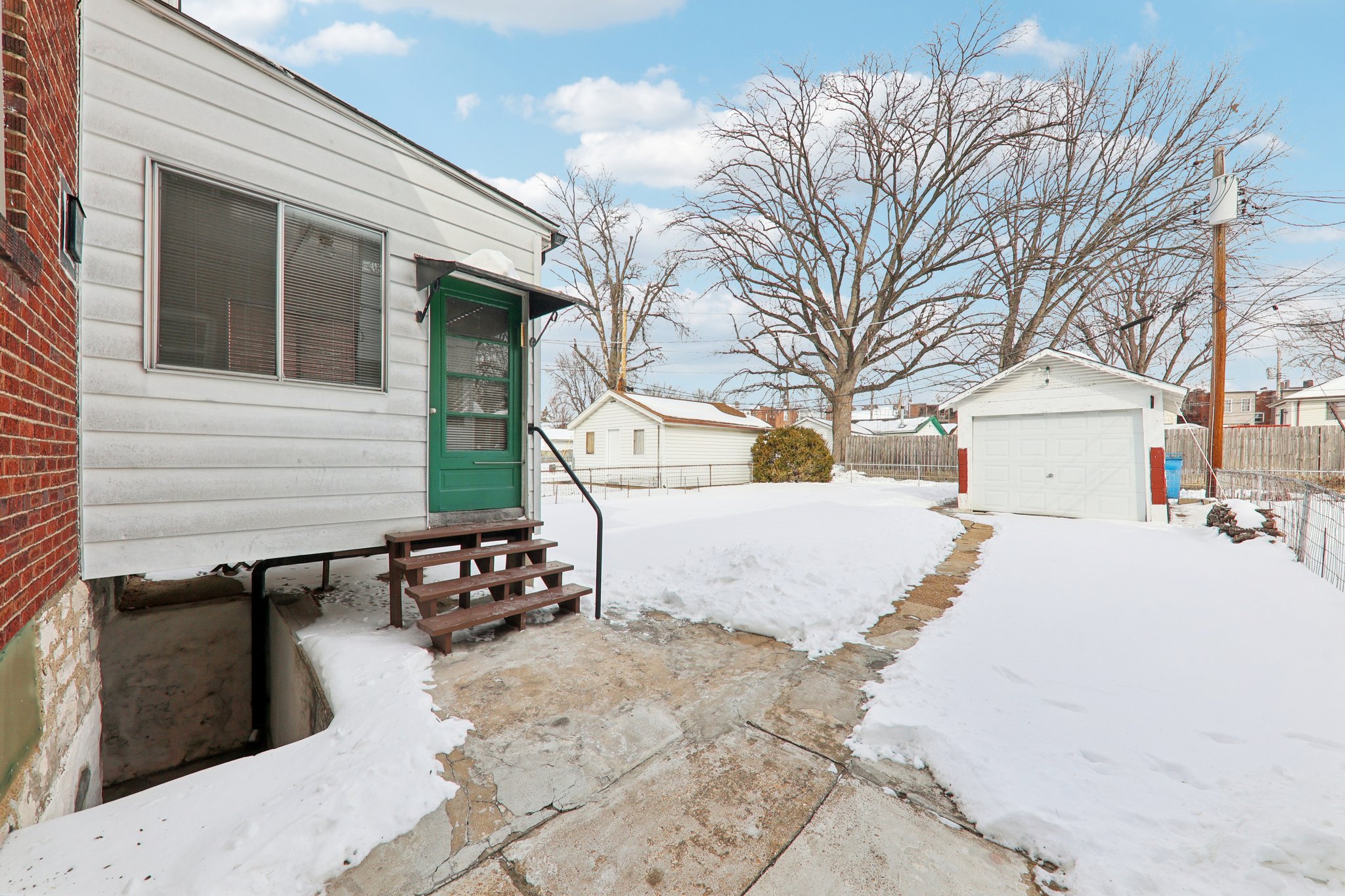 4611 Quincy St-S3001-033.jpg