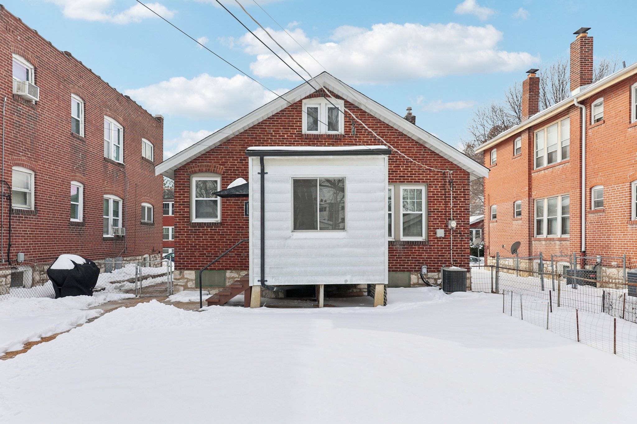 4611 Quincy St-S3001-036.jpg