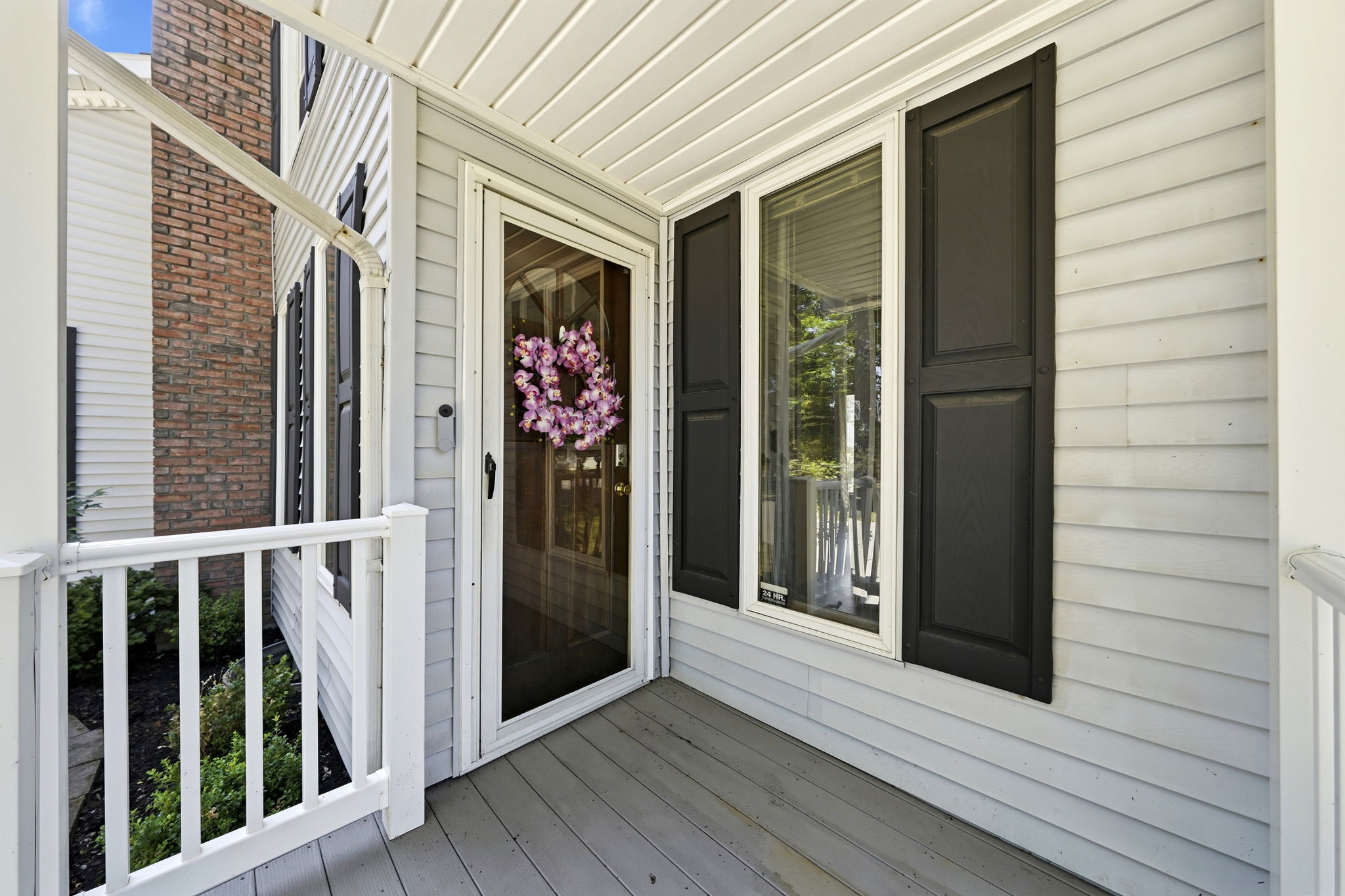  Photo 8