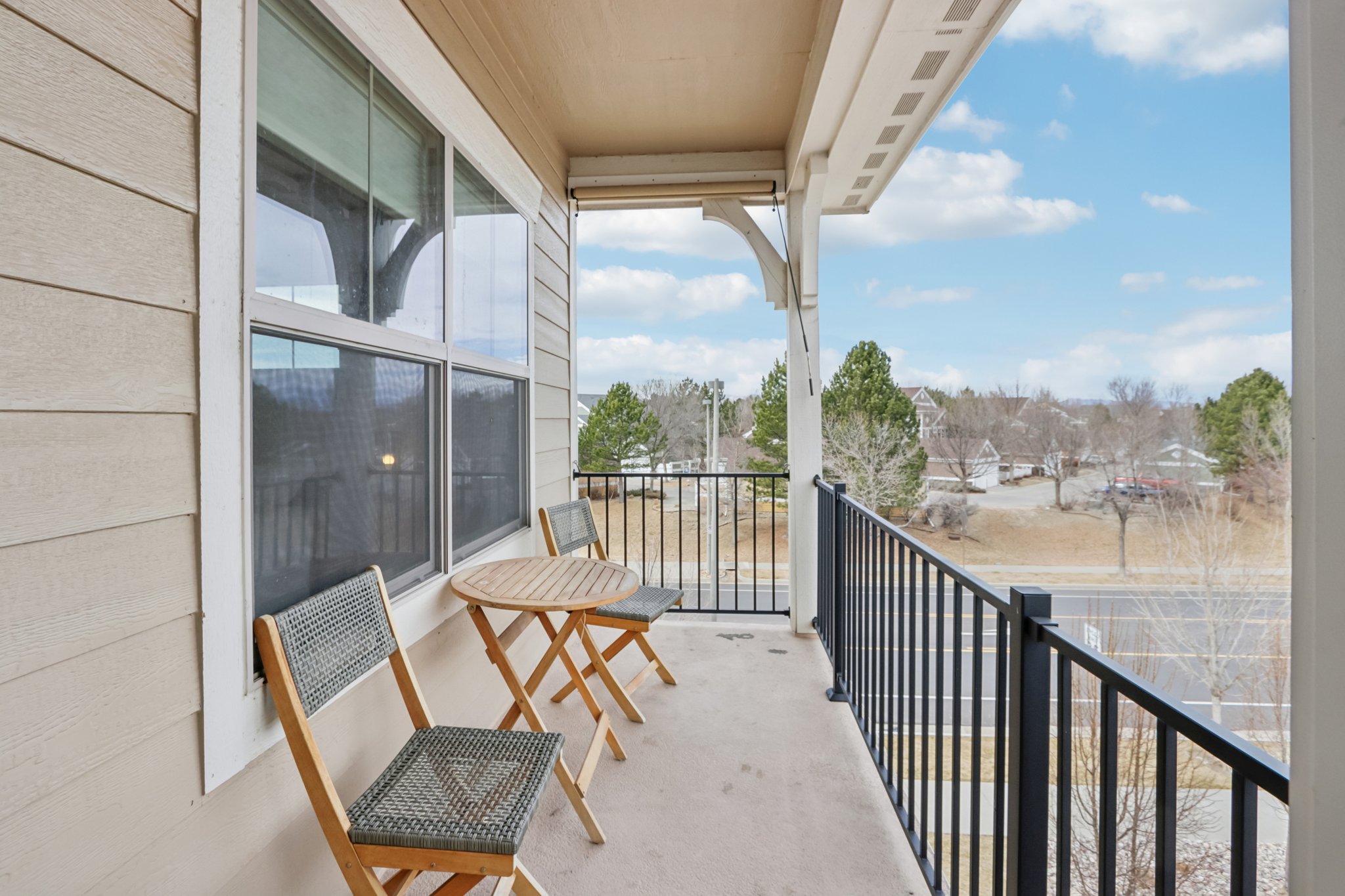 Enjoy Outdoor Dining or Morning Coffee with Mountain Views! End Unit Condo!