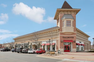 Close to Centerra Shops & Restaurants
