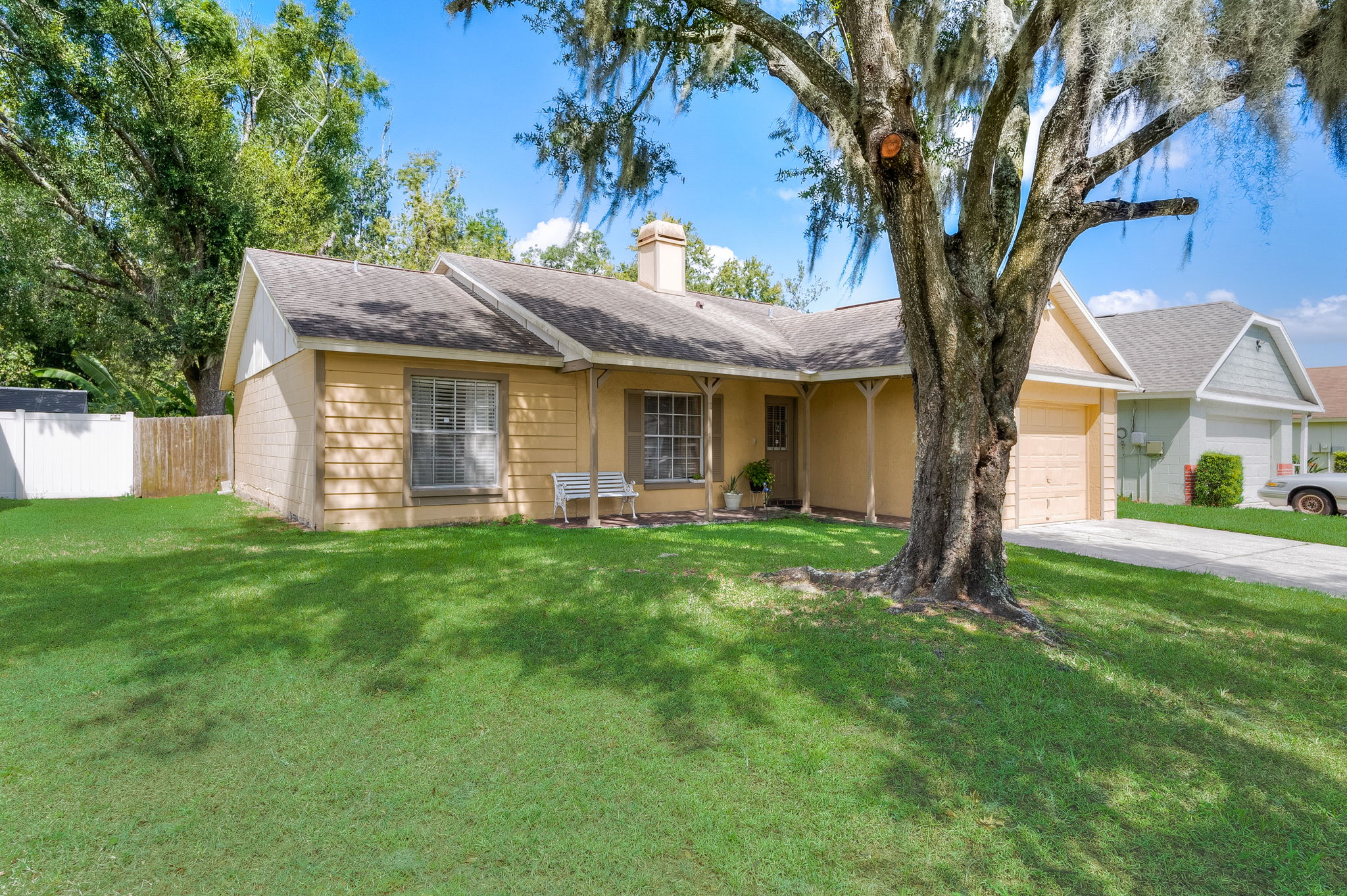 N Country Hills Rd-004