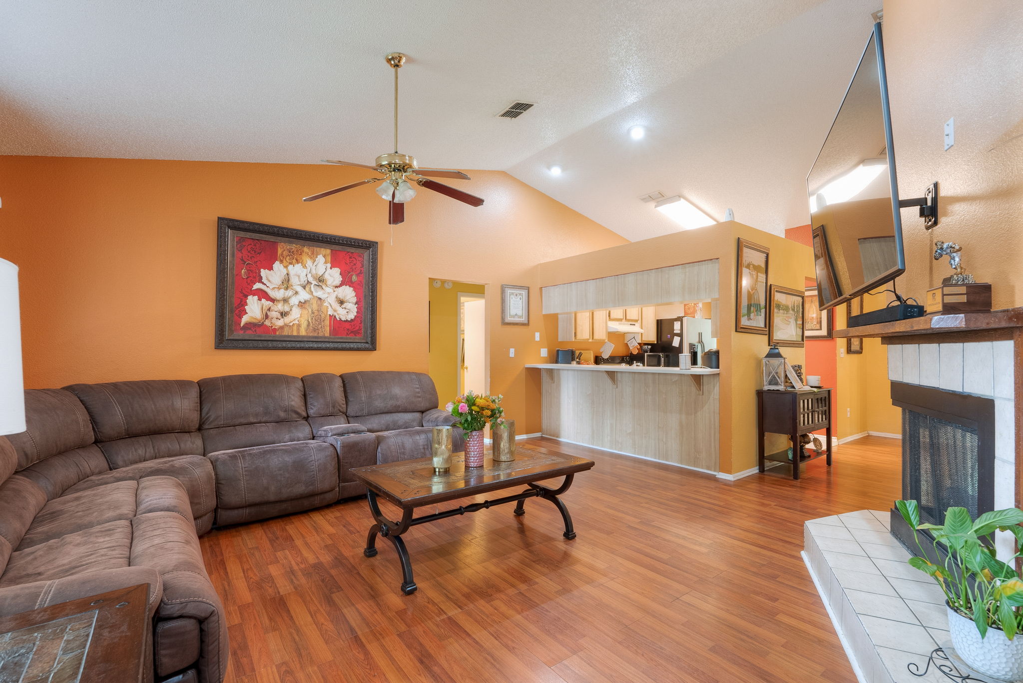 N Country Hills Rd-007