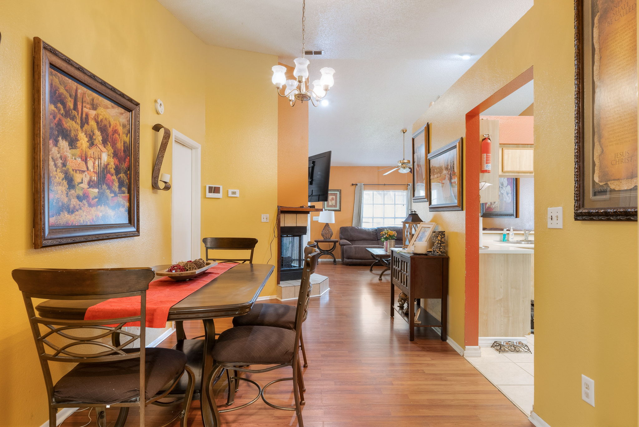 N Country Hills Rd-013