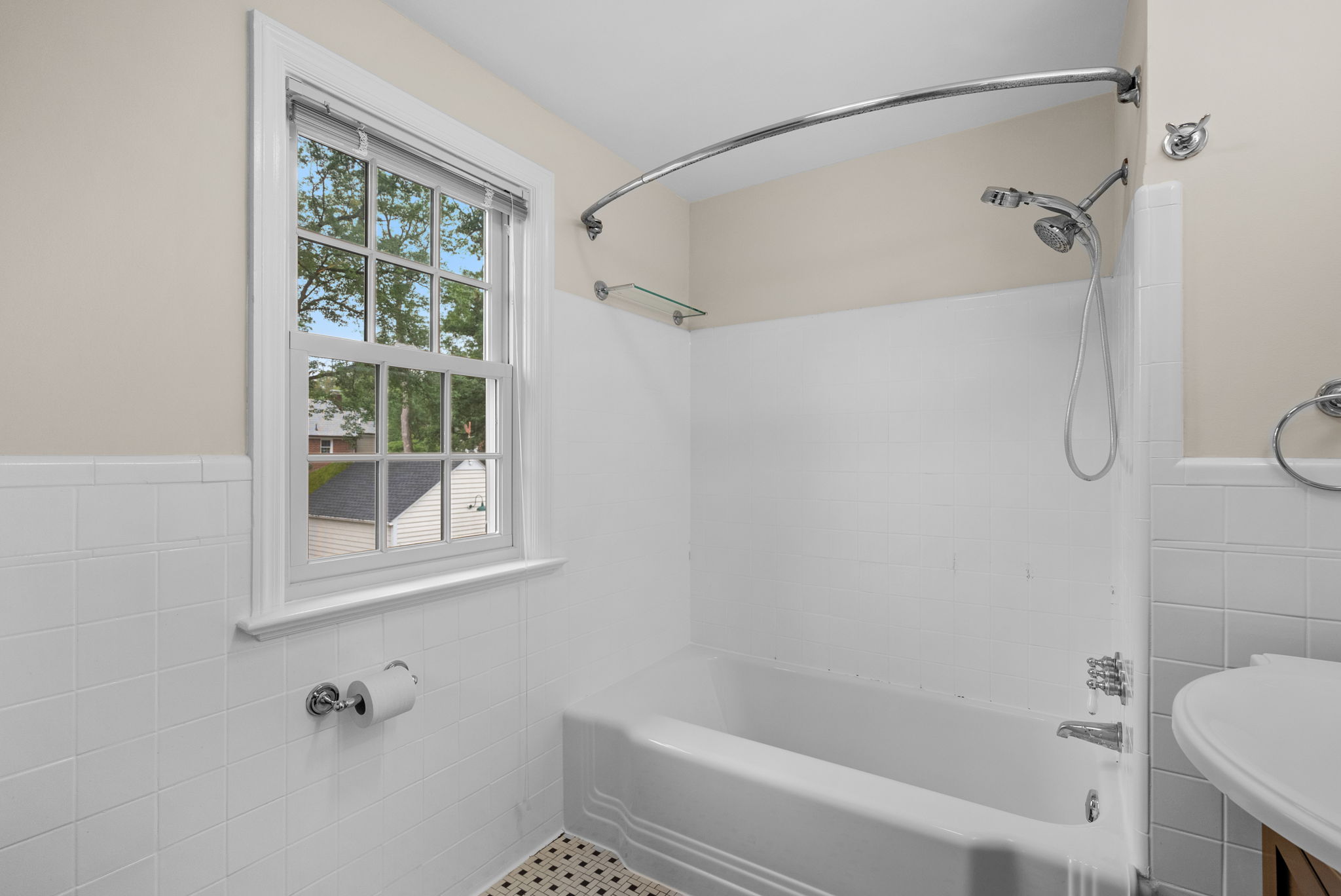 Upper Level Full Bath