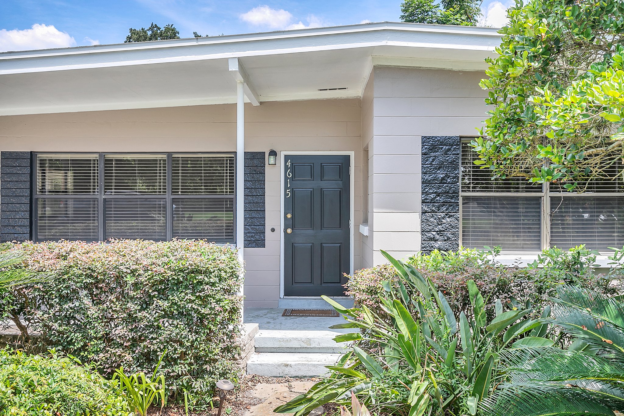 4615 S Ferncreek Ave, Orlando, FL 32806, USA Photo 5