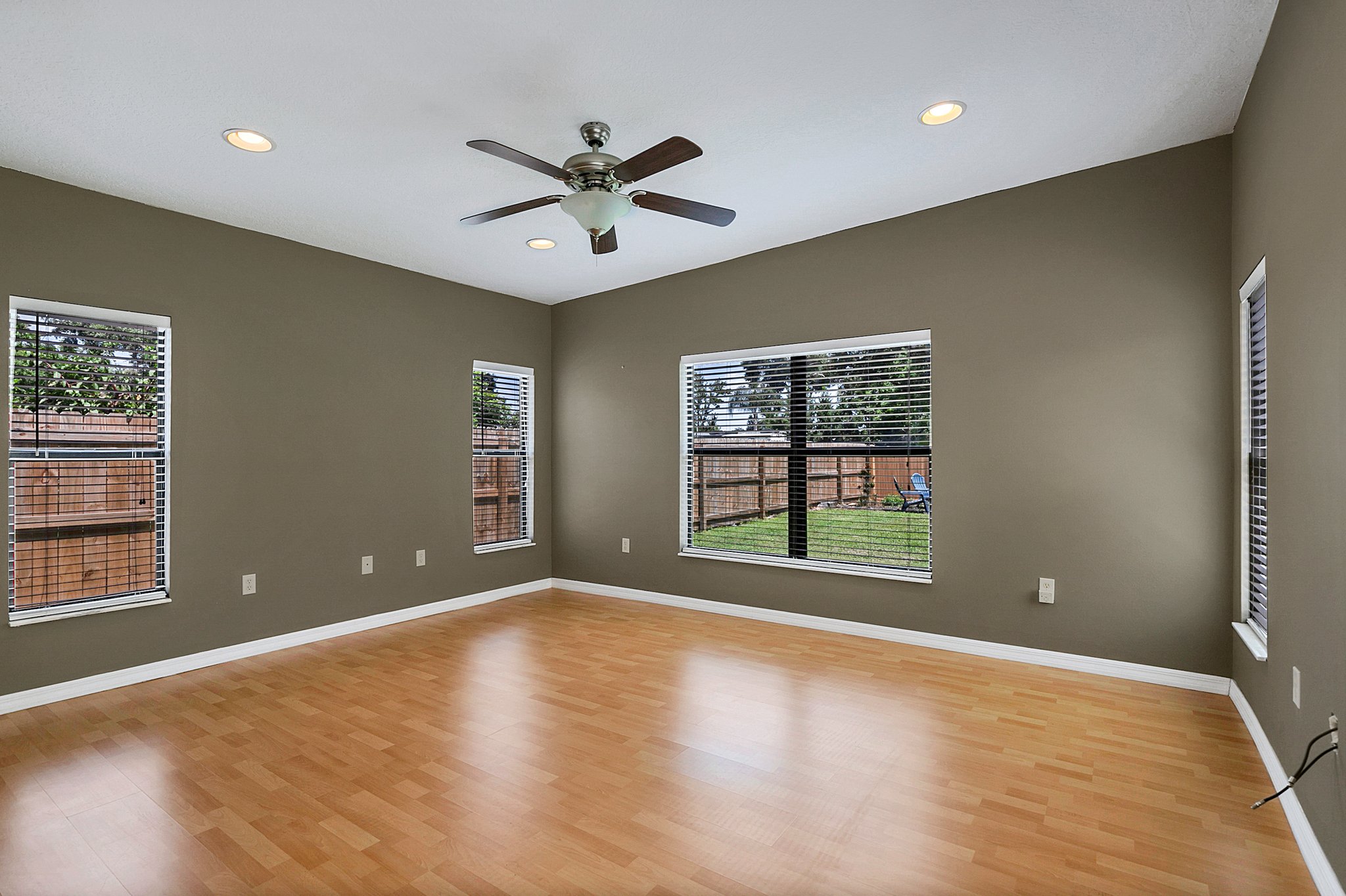 4615 S Ferncreek Ave, Orlando, FL 32806, USA Photo 18