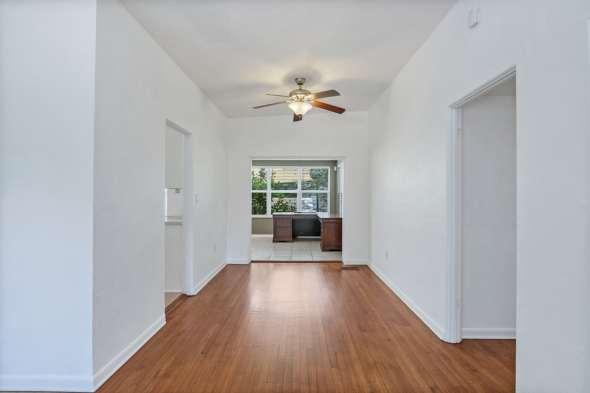 4615 S Ferncreek Ave, Orlando, FL 32806, USA Photo 9