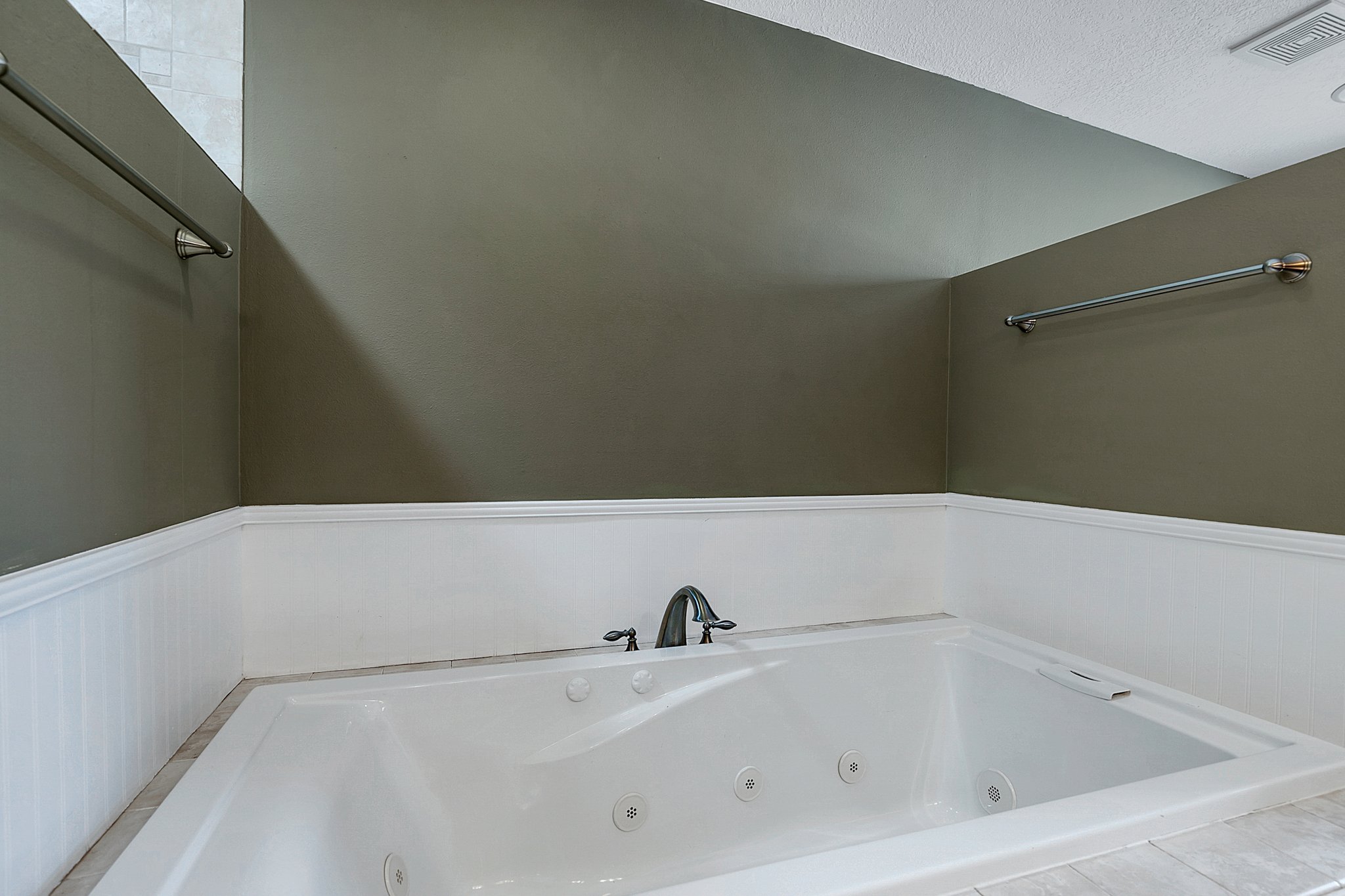 4615 S Ferncreek Ave, Orlando, FL 32806, USA Photo 21