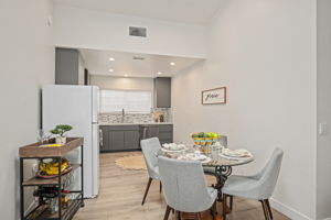 14 - Dining & Kitchen