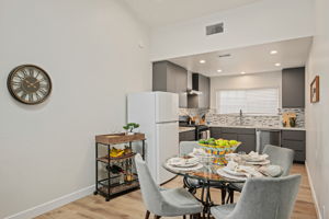 15 - Dining & Kitchen