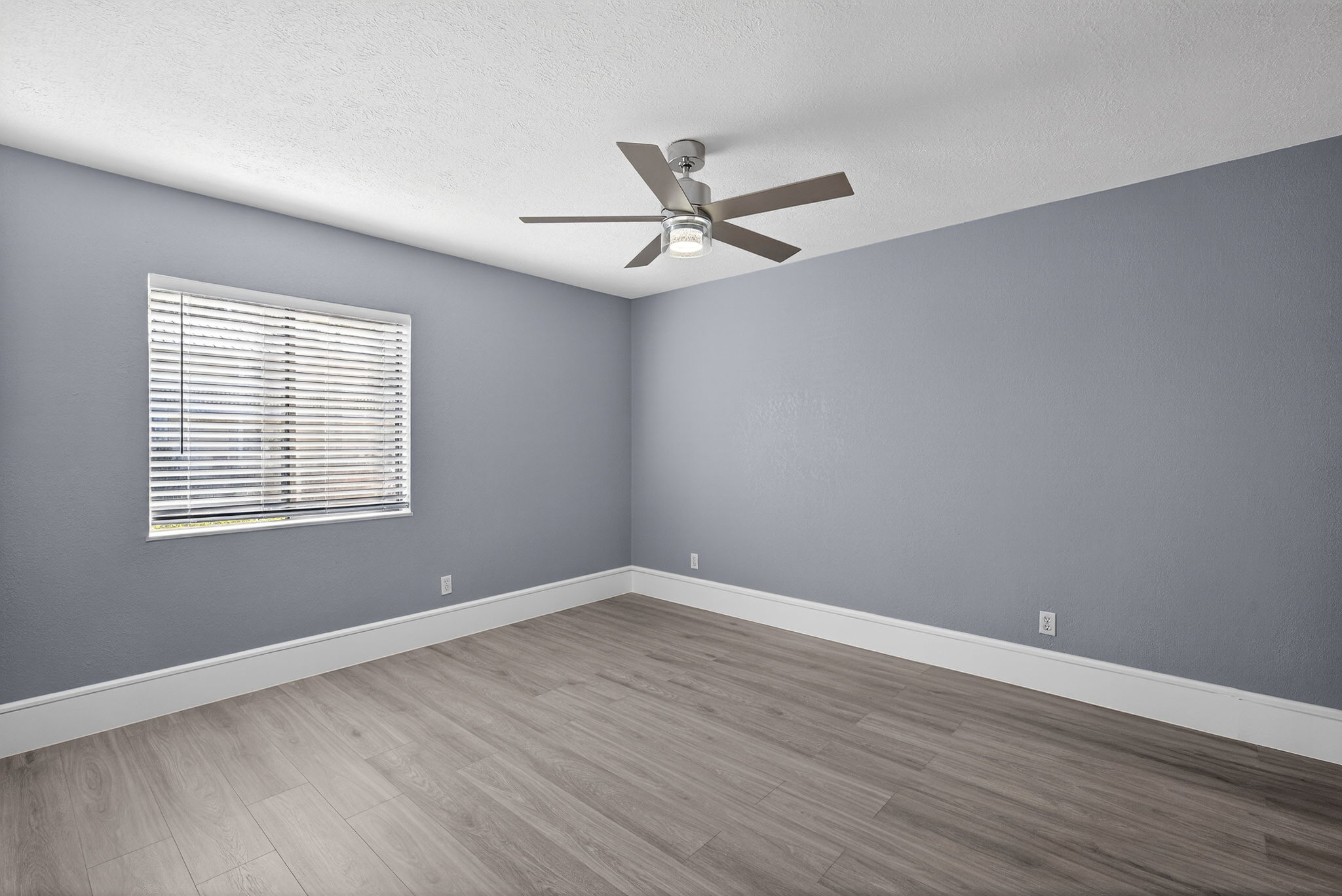 Primary Bedroom 2 - r