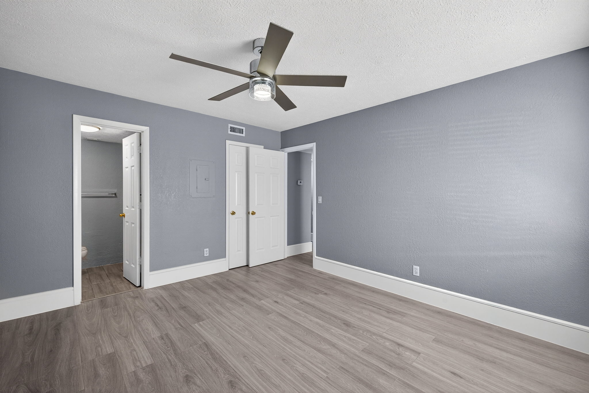 Primary Bedroom 1 - r