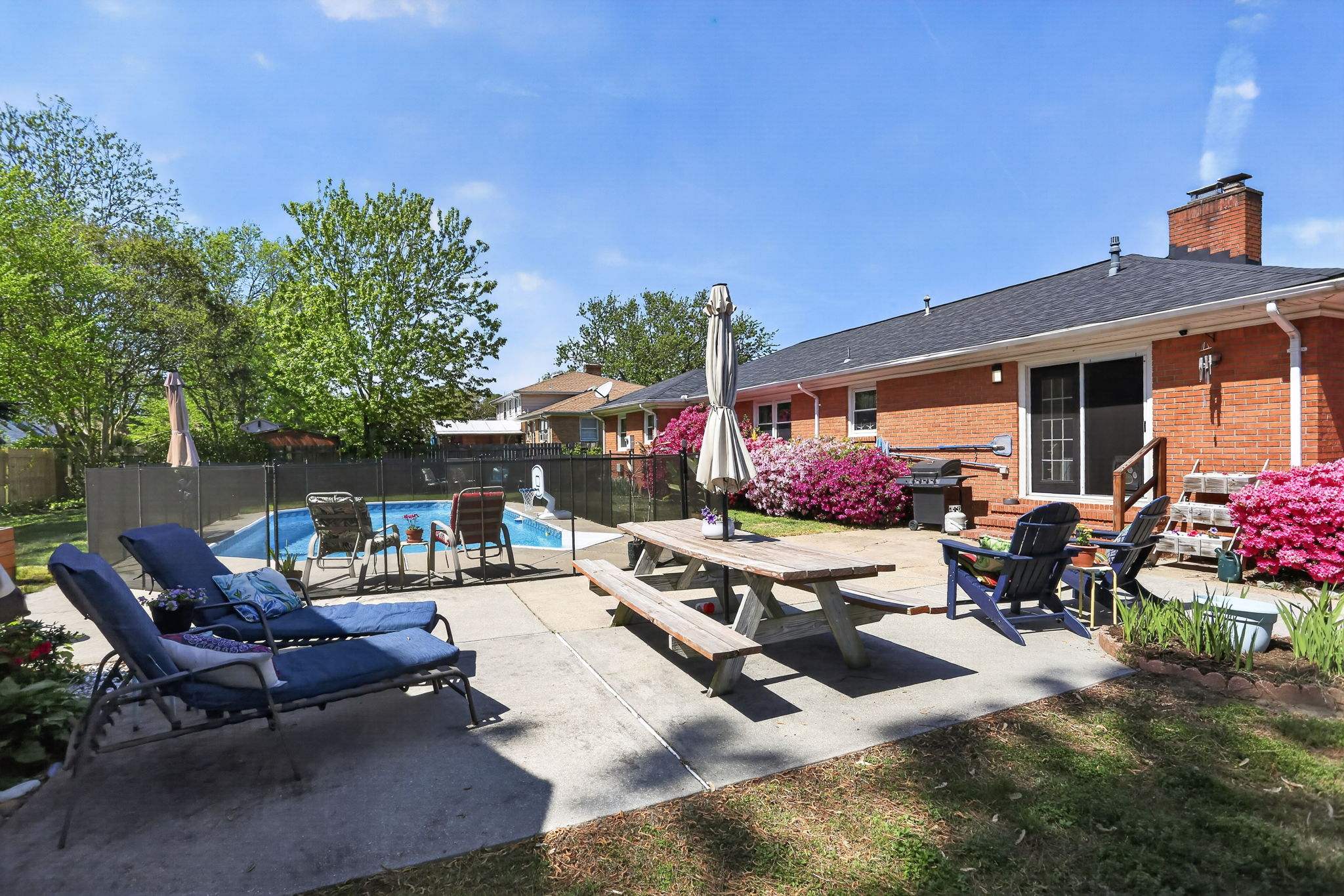 Perfect setup for entertaining and relaxing outdoors.