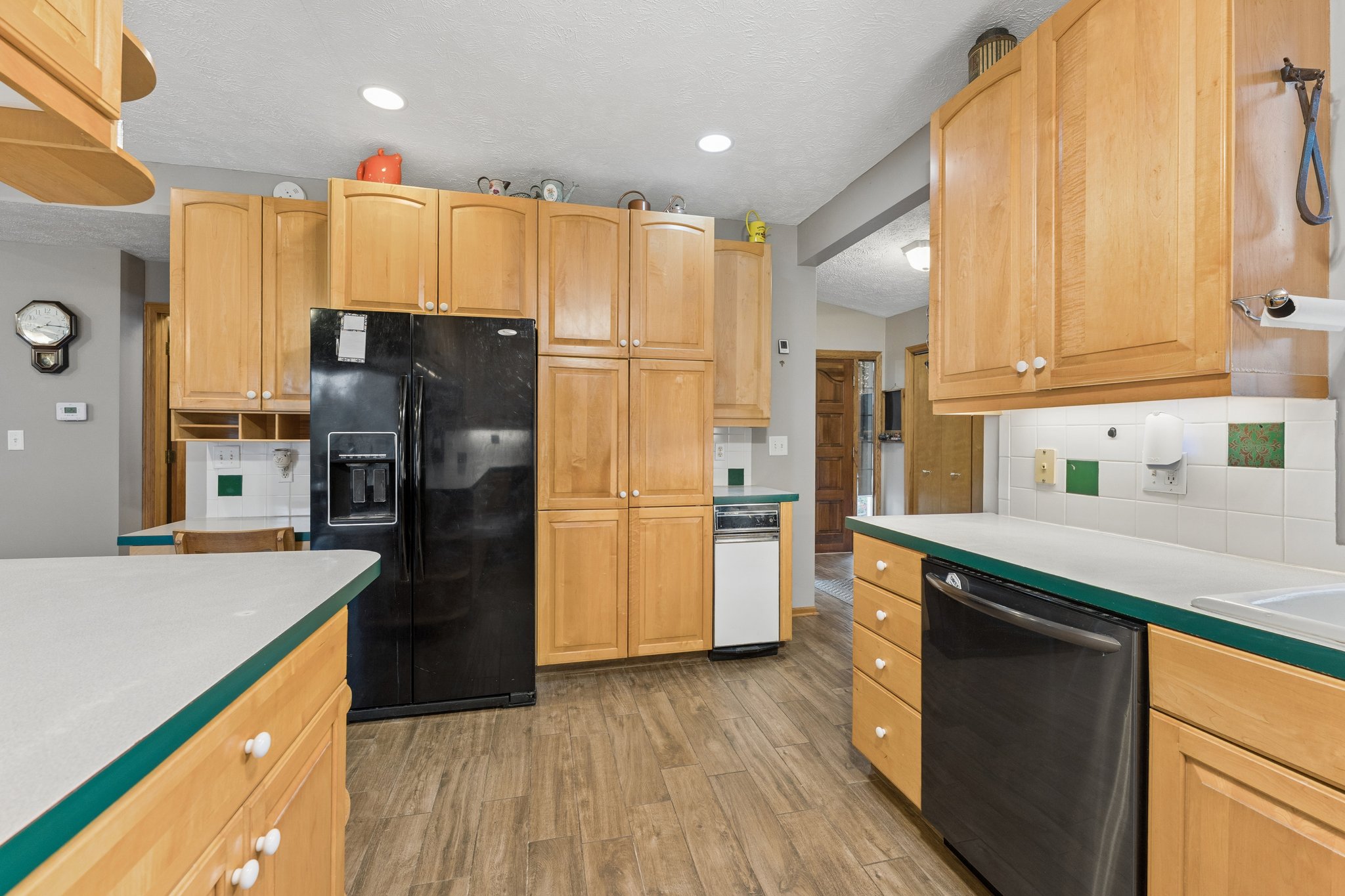 9475 - 4618 McKelvie Rd_010.jpg