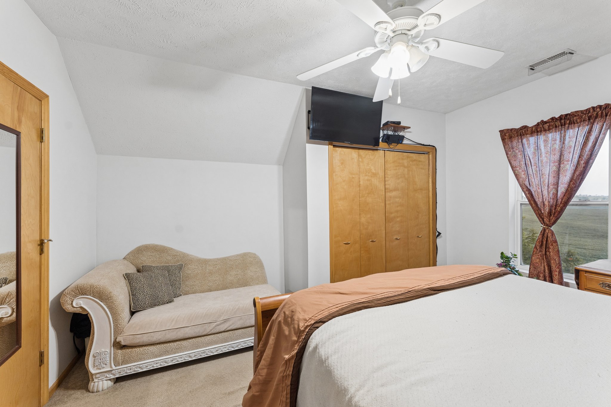 9475 - 4618 McKelvie Rd_016.jpg