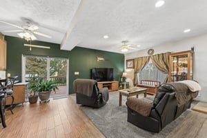 9475 - 4618 McKelvie Rd_006.jpg