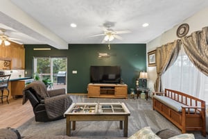 9475 - 4618 McKelvie Rd_008.jpg