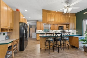 9475 - 4618 McKelvie Rd_011.jpg