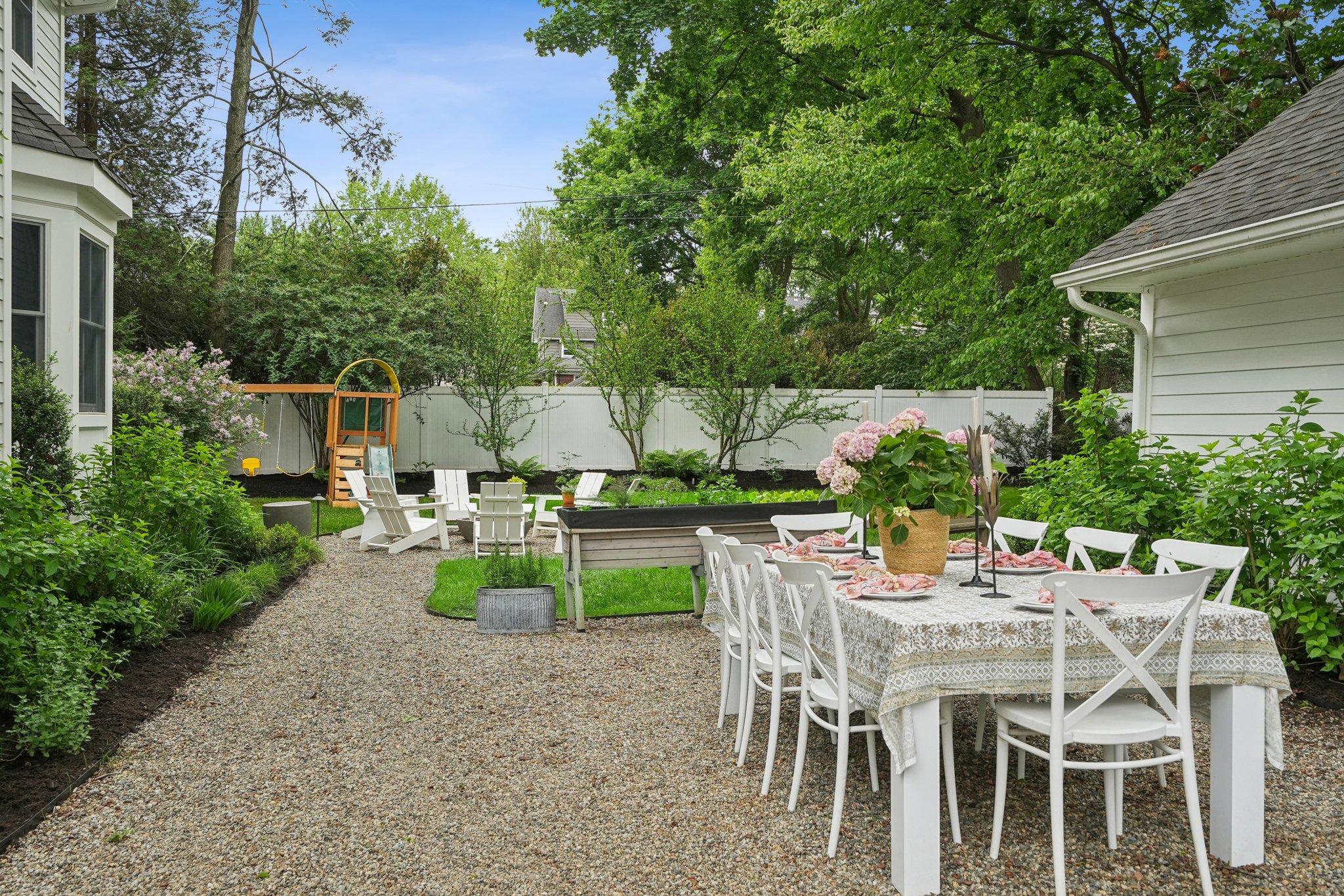Alfresco dreams come true—dining under the stars on a pea gravel terrace that feels lifted from Provence. Rosé optional, but highly recommended.