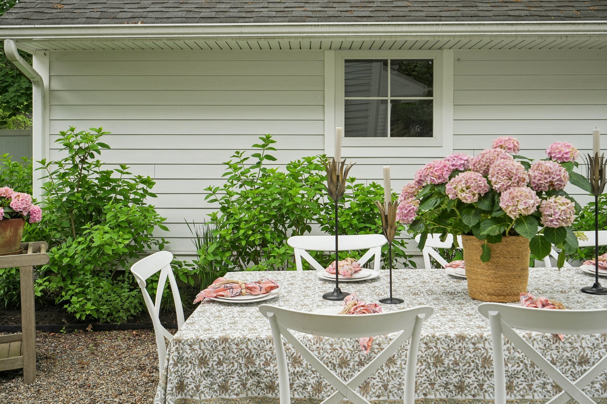 Where summer evenings sparkle, laughter lingers, and every meal under the stars feels like a mini escape.