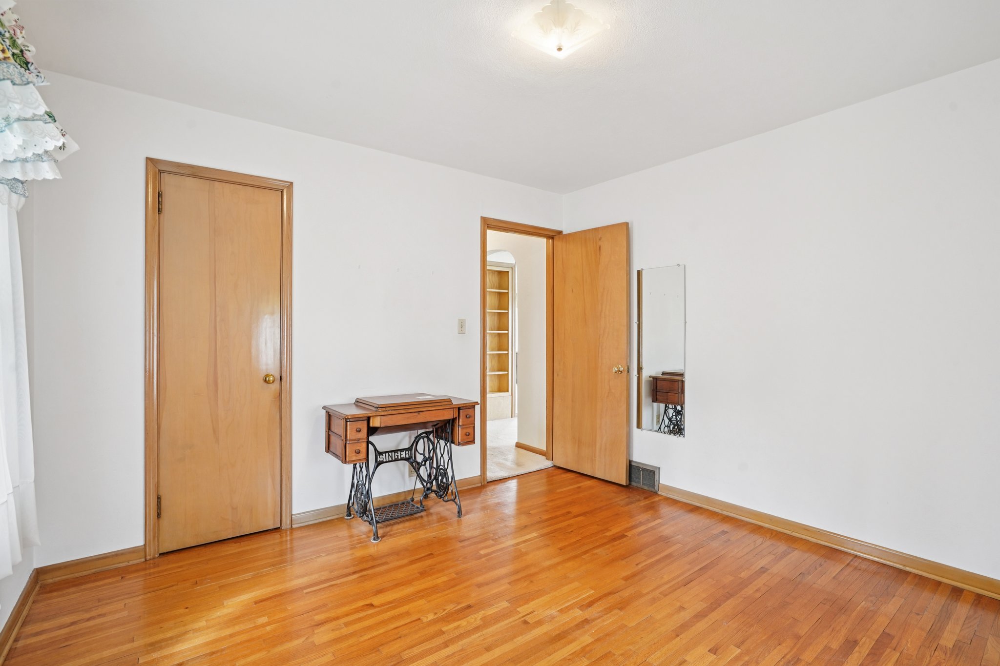 Park St-S1504-013.jpg