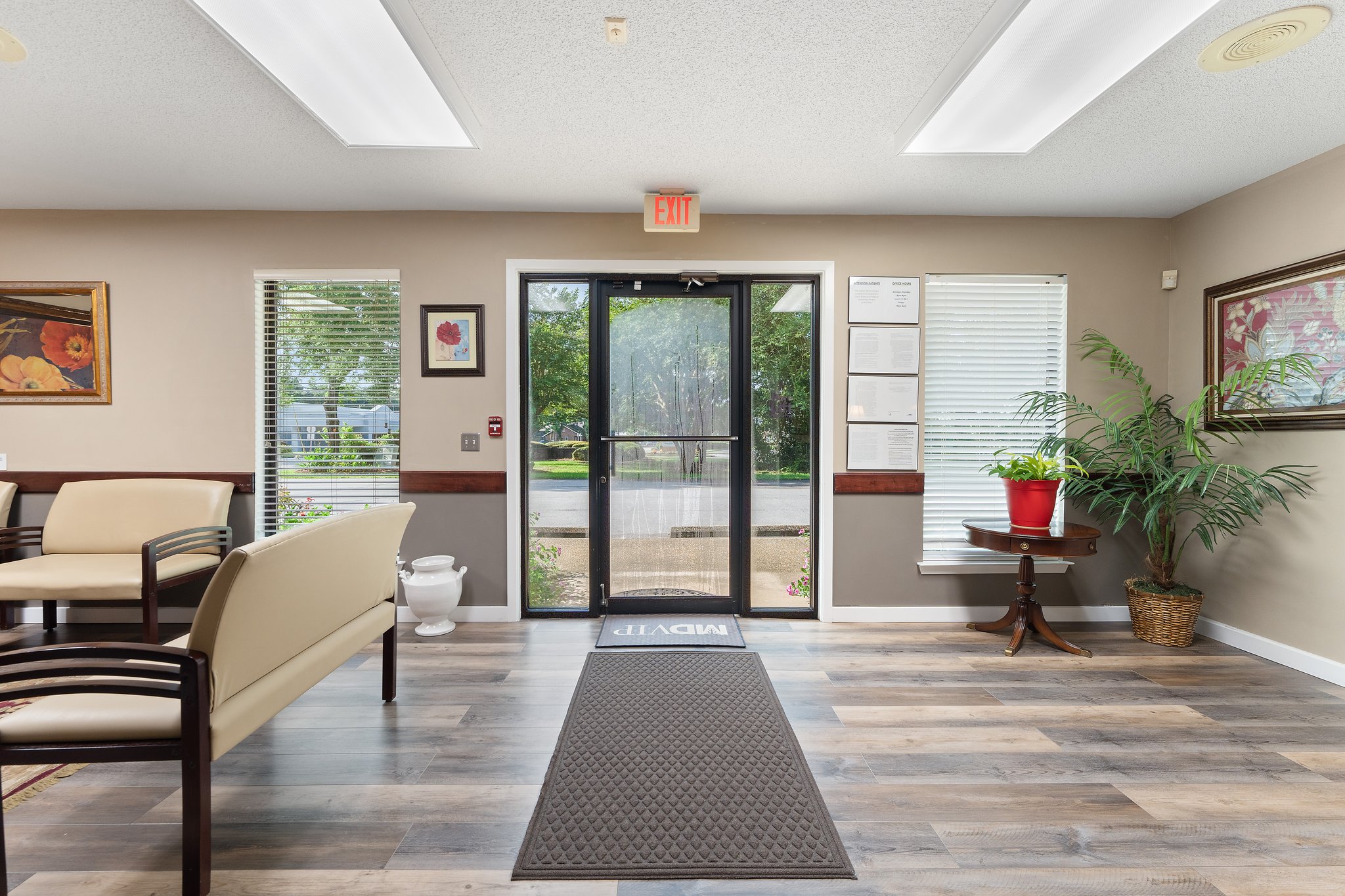 4621 N Davis Hwy, Pensacola, FL 32503 Riptide Media