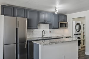W 6th Ave 4-S2907-020.jpg