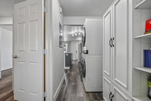 W 6th Ave 4-S2907-022.jpg