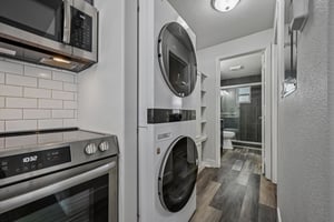 W 6th Ave 4-S2907-024.jpg