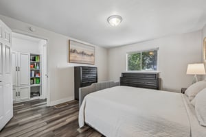 W 6th Ave 4-S2907-026.jpg