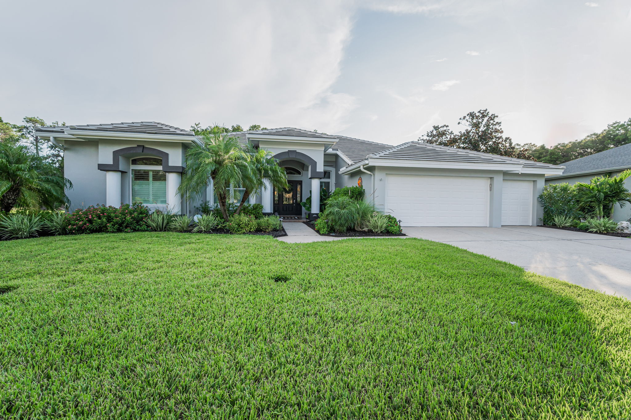 Front Exterior4